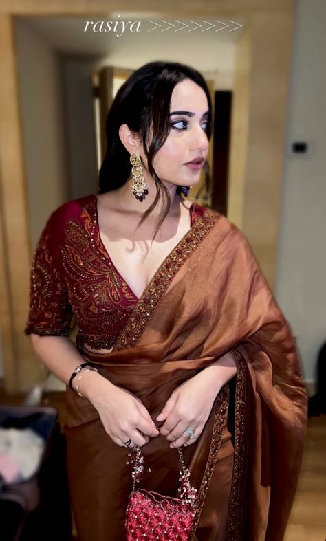 New Saree Blouse Designs, Latest Model Blouse Designs, Fashionable Saree Blouse Designs, Fancy Sarees Party Wear, Indian Saree Blouses Designs, Silk Saree Blouse Designs, Saree Designs Party Wear, Indian Dresses Traditional, Saree Blouse Designs Latest