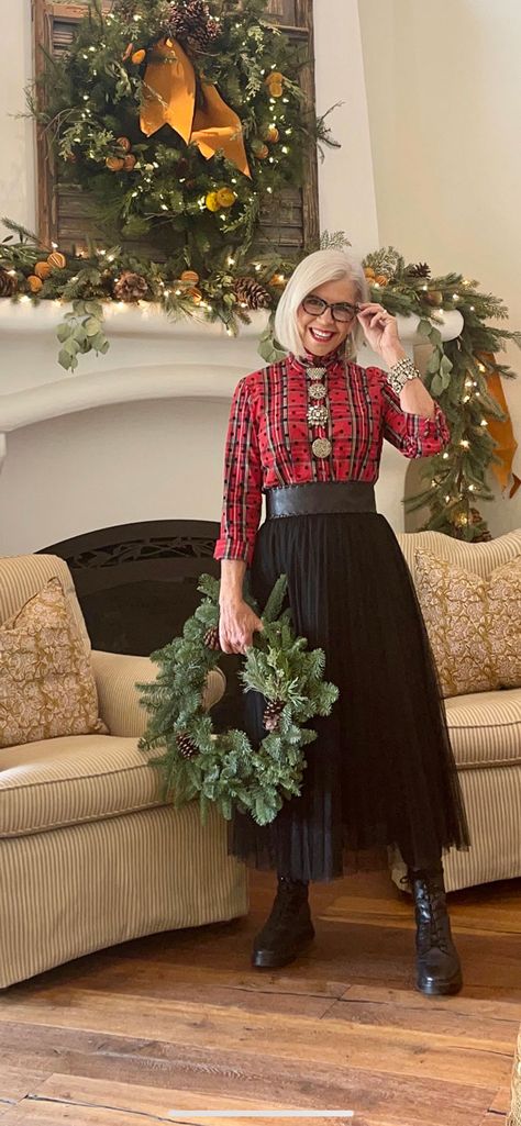 Christmas Outfit Ideas For Women, Winter White Outfit, Cindy Hattersley, Tulle Skirts Outfit, Fashion 23, Xmas Outfits, Trendy Christmas Outfits, Tulle Skirt Black, Christmas Outfits Women