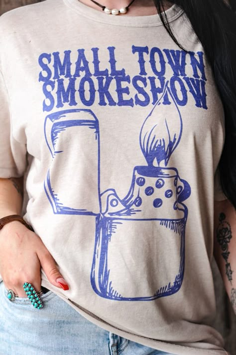 Small Town Smokeshow Tee/Sweatshirt Minimalist Thanksgiving, Tee Shirt Outfit, Wallet Minimalist, Cute Shirt Designs, Mens Wallet, Handmade Leather Wallet, Shirt Quilt, Minimalist Wallet, Thanksgiving Gift