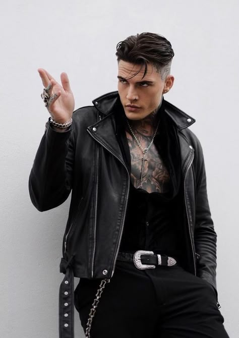 Charlie Edwards, Bad Boy Outfits, Black Leather Biker Jacket, Look Rock, Leather Jacket Outfits, Biker Leather, Biker Girl, Book Boyfriends, Leather Biker Jacket