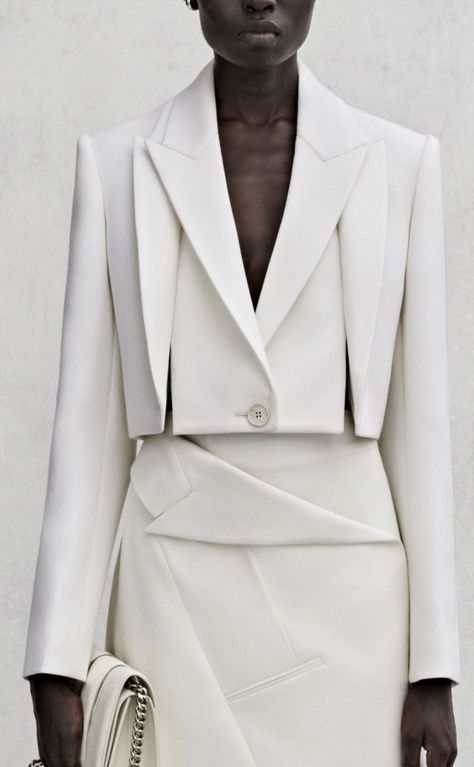 Wedding Suits For Bride, Detail Couture, Fashion Top Outfits, Concept Clothing, Fashion D, Exotic Fashion, Woman Suit Fashion, Futuristic Fashion, Jolie Photo