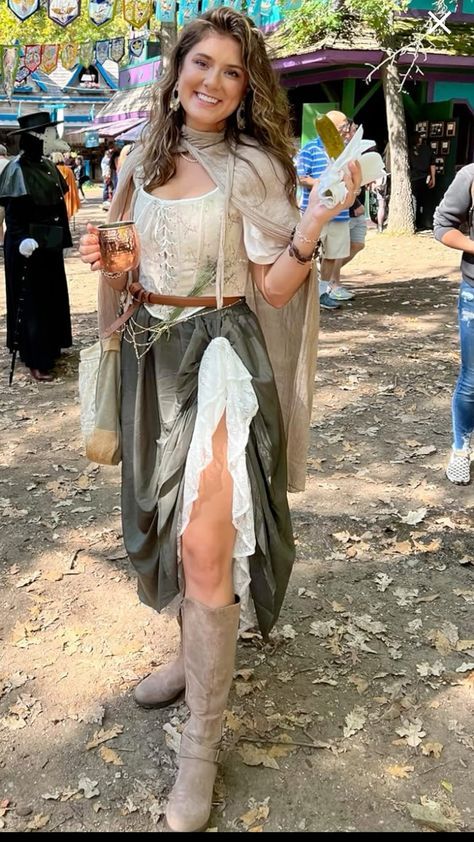 Renfest Witch, Womens Ren Faire Outfit, Summer Ren Faire Costume, Rein Faire Outfits, Medieval Fair Outfit, Renisance Aesthetic Outfits, Ren Fest Costumes Women, Ren Faire Outfits Fairy, Renassiance Fair Outfits