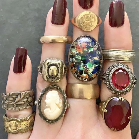 Jewelry Stacking, Rings Antique, Indie Jewelry, Nail Jewelry, Dope Jewelry, Rings Vintage, Jewelry Fashion Trends, Funky Jewelry, Jewelry Lookbook