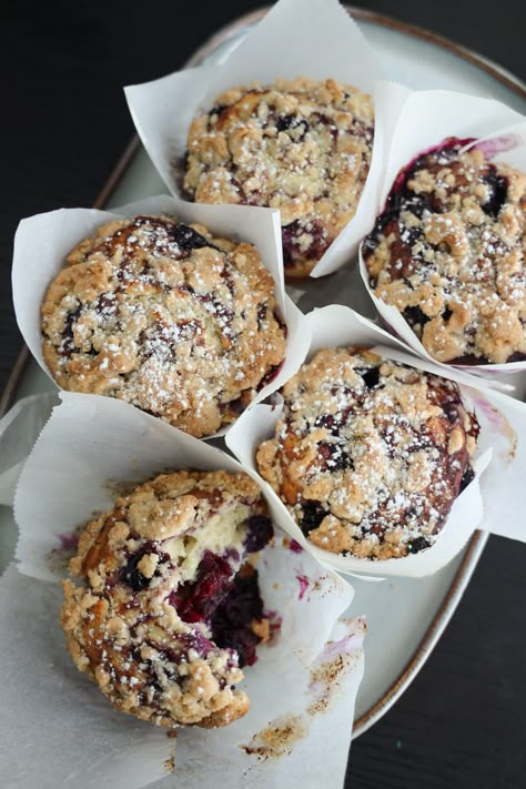 Nothing better than a warm crumbly muffin with pockets of berries compote through out. These Berry Cobbler Muffins is an ode to my childhood. Berry Crumble Muffins, Comfort Baked Goods, Mulberry Muffins Recipe, Fruit Muffin Recipes, Gourmet Muffins Recipes, Berry Muffins With Frozen Berries, Blackberry Muffins Easy, Mixed Berry Muffins Easy, Large Muffin Recipes