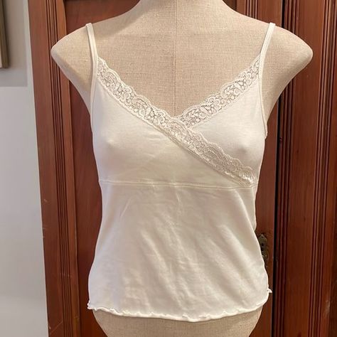 Suit class set Shorts + top + elastic band Good kriy and yakiste. Recommend for purchase Y2k Pajamas Aesthetic, Cute Camisole, Outfits Ideas Women, Lace Cami Y2k, Cami Top Outfit, Lace Undershirt, White Lace Cami Top, White Cami Top, Y2k Cami Top