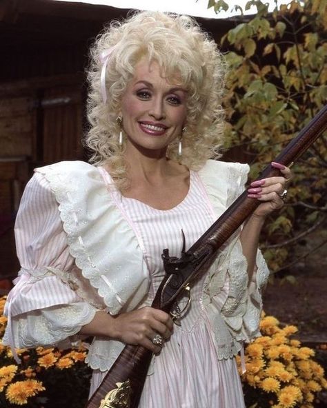 Rootin’ ❤️‍🔥 Tootin’ ❤️‍🔥 #dollyparton #dolly #dollywood #western #rodeo #countryliving #theoutlawshop Rootin Tootin, The Clique, Southern Gothic, Western Rodeo, Vedic Astrology, Oui Oui, I Love Music, Dolly Parton, I Icon