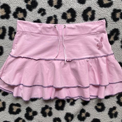 Satin Aesthetic, Y2k Mini Skirt, Cake Mini, Emo Girl, Aesthetic Streetwear, Womens Mini Skirts, Retro Mode, Emo Girls, Dolce E Gabbana