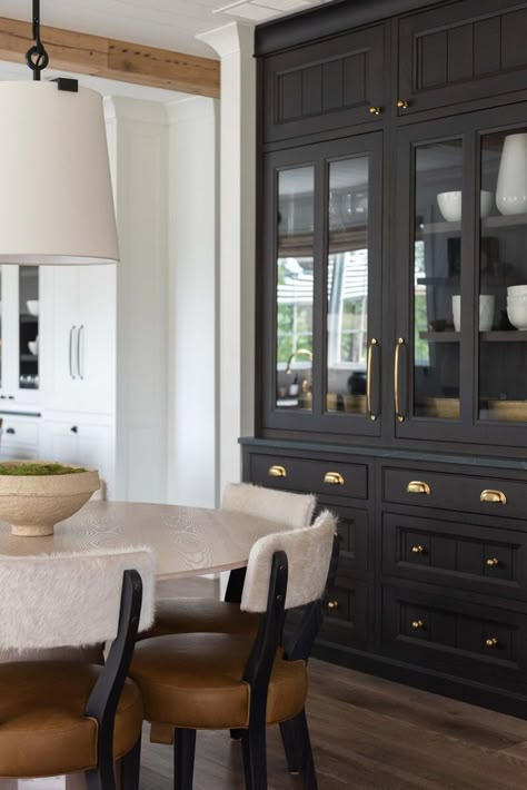 Built In China Cabinet, Dining Room Built In, Dining Room Cabinet, Small Kitchen Storage, Black Kitchen Cabinets, Classic Kitchen, Dining Room Storage, Built In Cabinets, Black Cabinets