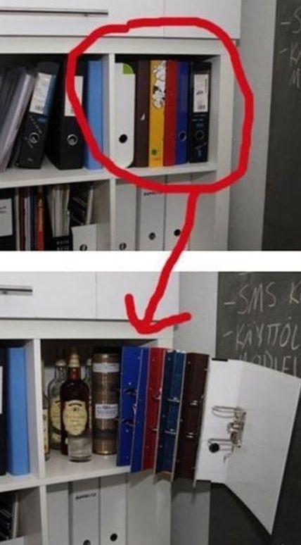 Skjulte Rum, Dorm Hacks, Koti Diy, Secret Hiding Places, Dorm Life, Hiding Places, Dorm Ideas, Decor Minimalist, Hidden Storage