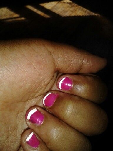 White n dark pink french tip Dark Pink And White Nails, Dark Pink French Tip, Nails Dark Pink, Pink French Nails, Pink French Tip, Nails Dark, Pink French, White Tip, Dark Nails