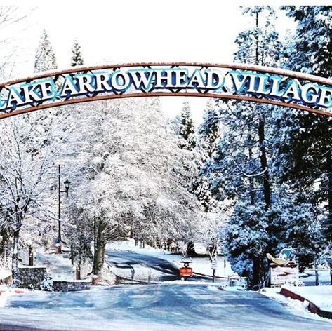 Snow in Lake Arrowhead. Come on up and visit☃️Visit my profile page and website Lake Arrowhead California Winter, Big Bear Snow, Lake Arrowhead Cabin, Lake Arrowhead Village, Modern Treehouse, Winter Family Vacations, Lake Arrowhead California, Family Photos Ideas, California Winter