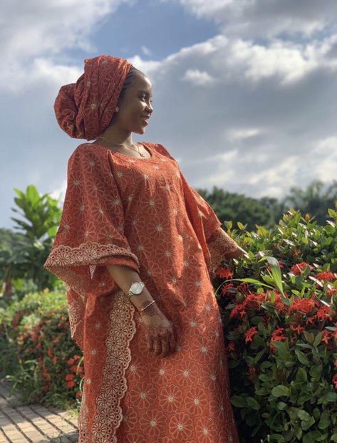 Borodeh Dress Styles, Modest African Dresses For Women, Senegalese Boubou Dresses, Arewa Hausa Styles, Senegal Clothing, Eid Outfits African, Nigeria Clothes, Senegalese Clothing, Nigerian Traditional Dresses