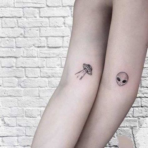 Minimal space ship and alien tattoo on the arm | www.otziapp.com Tattoo Ideas For Couples, Lovely Tattoo, Maching Tattoos, Berlin Tattoo, Emo Tattoos, Ufo Tattoo, Tattoos Nature, Matching Best Friend Tattoos, Tattoo Placements