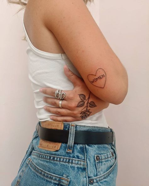 40.5k Likes, 159 Comments - FLOSS (@florencegiven) on Instagram: “New tats by @mollythabumting 🌹” Florence Tattoo, Love Your Tattoo, Florence Given, Love Yourself Tattoo, I Love Your, Parking Lot, Infinity Tattoo, New Tattoos, Accessories Hair