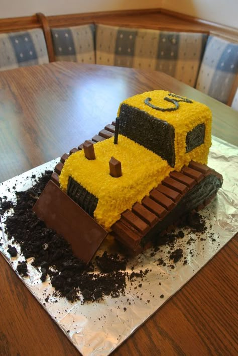 Bulldozer Cake, Digger Cake, Construction Birthday Cake, Truck Birthday Cakes, Construction Cake, Truck Cakes, Birthday Traditions, Construction Birthday Party, 3rd Birthday Cakes