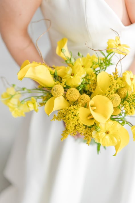 Bright Winter Wedding, Yellow Bouquet Wedding, Wedding Bouquet Yellow, Wedding Theme Winter, Yellow Themed Wedding, Yellow Bridal Bouquet, Hutton House, Modern Winter Wedding, Yellow Bridal Bouquets