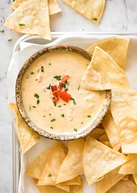 Code cracked: Queso Dip made with real cheese that's ultra silky even when it cools. www.recipetineats.com Poblano Queso, Queso Dip Mexican, Chicken Poblano, Cheese Dip Mexican, Queso Dip Recipes, Queso Recipe, Chips And Dip, Recipetin Eats, Queso Dip