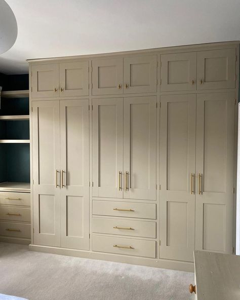 Floor To Ceiling Wardrobes, Small Bedroom Organization, Bedroom Built In Wardrobe, Modern Cupboard, Bedroom Cupboard, Animal Ideas, Bedroom Cupboard Designs, Designing Ideas, Build A Closet