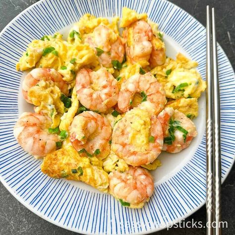 Do you love the combination of the savory flavors of shrimp and eggs? Then you are going to love this Chinese scrambled eggs with shrimp! Shrimp scrambled eggs is a classic Cantonese style dish that bursts with flavors. It combines the tenderness of shrimp and scrambled eggs for a comforting and delicious dish. This recipe is perfect for your busy weekdays when you crave a healthy meal that's quick and easy to prepare. In this blog post, I will guide you through the steps to make shr… Shrimp And Eggs Recipes, Shrimp And Eggs, Rice Recipes Vegan, Southern Potato Salad, Steak And Rice, Shrimp Po Boy, Scrambled Eggs Recipe, Mushroom Rice, Marinated Shrimp