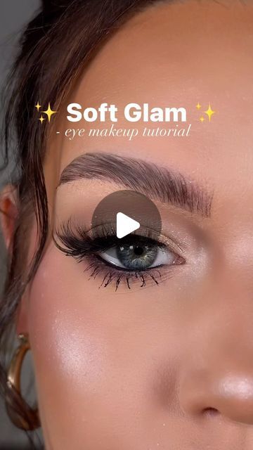 ♥ AMY JOHNSTON | MAKEUP ♥ on Instagram: "✨ Soft glam eye makeup tutorial ✨   How to do soft glam eye makeup with glitter 🫶🏼   EYES  @plouise_makeup_academy blend away palette  @narsissist soft matte concealer  @anamcosmetics glitter ‘taupe’  @maybelline gel eyeliner  @hourglasscosmetics ‘jellyfish’ palette  @rimmellondon stay matte powder  @nyxcosmetics_uk brow pen  @esteelauderuk mascara   #makeup #makeuptutorial #eyemakeup #eyemakeupideas #uk" Soft Glam Wedding Makeup Hooded Eyes, Jellyfish Palette, Party Eyeshadow Looks, Wedding Makeup Tutorial Step By Step, Soft Glam Eye Makeup Tutorial, Eye Makeup With Glitter, Warm Makeup Looks, How To Eyeshadow, Amy Johnston