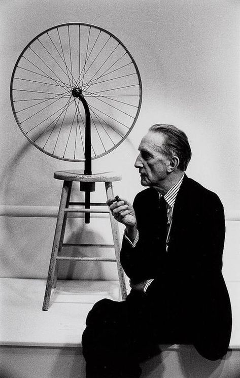 Julian Wasser - Marcel Duchamp with his bicycle wheel, 1963 | 1stdibs.com Francis Picabia, Marcel Duchamp, Dada Art, Bicycle Wheel, Action Painting, Rene Magritte, Man Ray, 인물 사진, Land Art