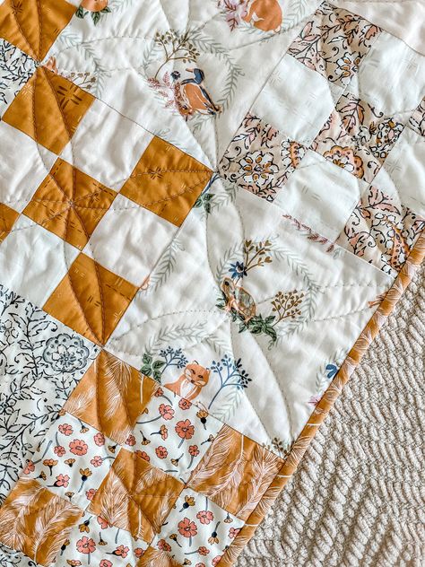 Large Pattern Fabric Quilts, Half Yard Bundle Quilt Pattern, Fat Quarter Christmas Quilts, Iconic Quilt Pattern, Complex Quilt Patterns, Timeless Quilt Patterns, Basic Square Quilt, Dark Colored Quilts, Quilt Pattern For Large Print Fabric