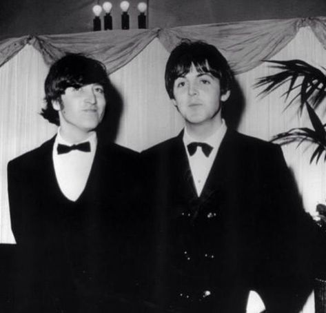 John Lennon And Paul Mccartney, Paul And John, John And Paul, Jane Asher, Beatles Love, George Martin, Lennon And Mccartney, John Lennon Beatles, Beatles Photos