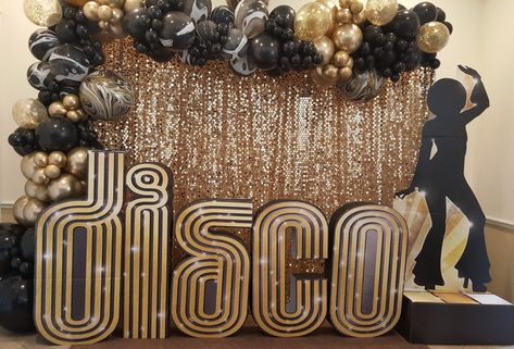 Black 70s Party, 70s 50th Birthday Party Ideas, 70s Party Balloons, 70s 50th Birthday Party, 70s Disco Party Backdrop, 70s Party Backdrop, 70s Theme Birthday Party Ideas For Men, 70s Party Backdrop Ideas, 50th Birthday 70s Theme