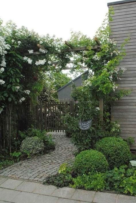 Front Garden Design, Cottage Garden Design, Have Inspiration, Garden Pathway, Front Yard Garden, Olive Garden, Garden Gate, Side Yard, Modern Landscaping