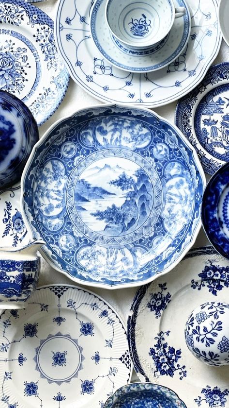 Blue Crockery, Blue And White China Pattern, Blue China Patterns, Blue And White Dinnerware, Cottagecore Kitchen, Blue Chinoiserie, Liberty Blue, Blue White Decor, Blue Transferware