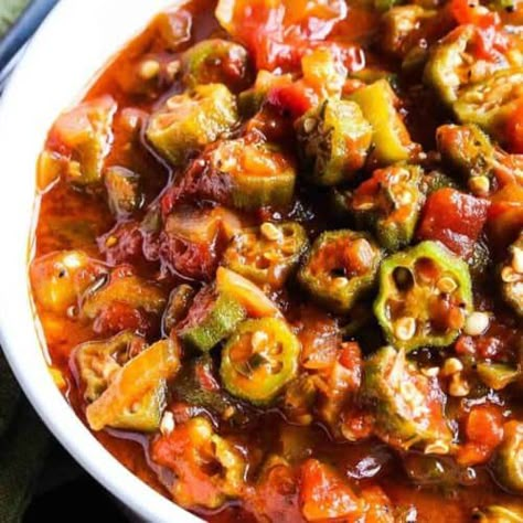 Okra And Tomato Recipe, Stewed Okra, Okra Gumbo, Okra Stew, Okra And Tomatoes, Tomato Recipe, Okra Recipes, Southern Dishes, Stew Recipe