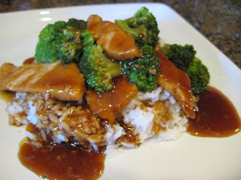 This is one of my family favorite meals.  The best part is, it takes about 15 minutes to make. Teriyaki Chicken over rice recipe You will need 1-2 lbs chicken breast boneless skinless cut into strips 1/3- 1/2 bottle of Teriyaki Sauce Mr. Yoshida’s 2/3 cup Water 1/3 cup brown sugar 1 heaping tablespoon of … Recipes With Yoshida Sauce, Yoshida Sauce, Sweet Italian Sausage Recipes, Aloha Chicken, Thrifty Meals, Steak Stirfry Recipes, Pollo Teriyaki, Chicken Over Rice, Easy Teriyaki Chicken