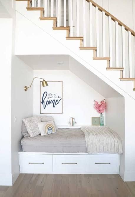 Under Stairs Decoration, Under Stairs Decoration Ideas, Under Stairs Reading Nook, Stairs Reading Nook, Under Staircase Ideas, Staircase In Living Room, Bed Under Stairs, Under Stairs Space, Stairs Nook