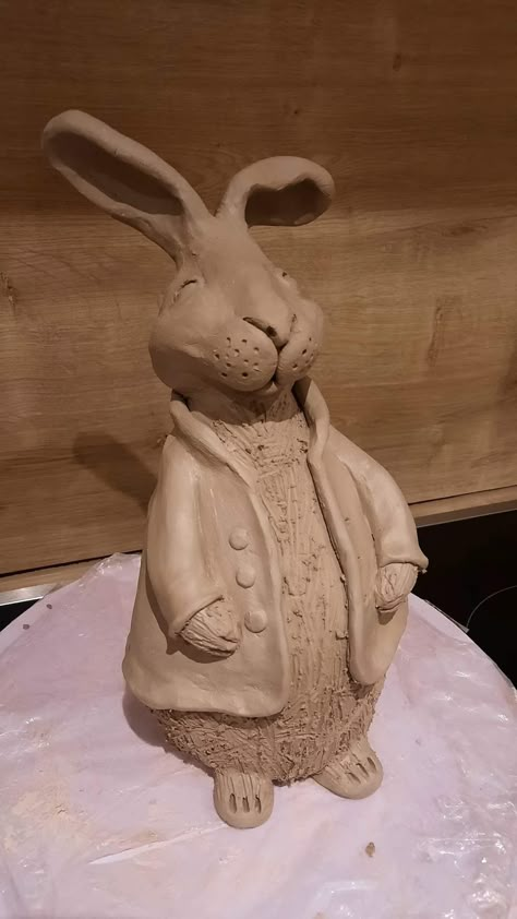 Rabbit Pottery Ideas, Pottery Rabbit Ceramic Sculptures, Ceramic Easter Ideas, Air Dry Clay Bunny, Easter Ceramics Ideas, Animal Sculptures Clay, Bunny Pottery, Easter Pottery Ideas, Easter Ceramics