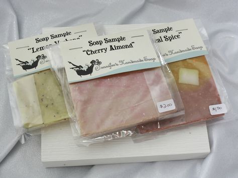 brilliant soap sample packaging (via Jennifer's Handmade Soap) Sample Packaging Ideas, Soap Packaging Diy, Soap Samples, Sample Packaging, Soap Packaging Ideas, Handmade Soap Packaging, Natural Soaps Recipes, Soap Display, Soap Business