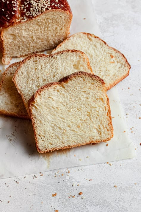 This basic challah bread loaf is a simple, easy and comforting recipe you can make using basic ingredients and your hands.|#challahbread #challahrecipe #easychallahrecipe #easybreadrecipe #basicbreadrecipe #basicchallah #jewishbread #easysandwichbreadrecipe#simplebreadrecipe #breadloaf #sandwichbreadrecipe | Japanese Toast, Jewish Bread, Brioche Bread Recipe, Basic Bread Recipe, Bread Photography, Old School Recipes, Pretzel Bread, Homemade Brioche, Food Photography Dessert