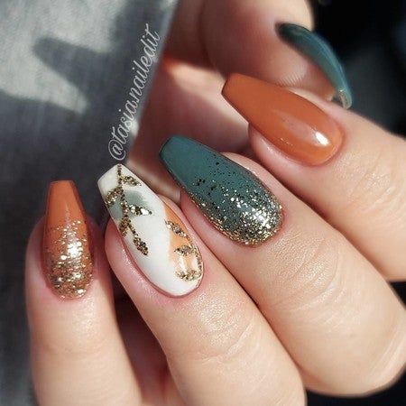 September Nails, Fall Gel Nails, Fall Nail Art Designs, Cute Nails For Fall, Fall Acrylic Nails, Fall Nail Art, Winter Nail, Dipped Nails, Autumn Nails