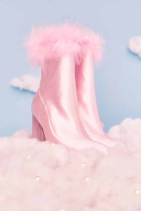 Cotton candy cloud photography Cotton Candy Aesthetic, Candy Shoot, Romeo I Julia, Candy Photoshoot, Hslot Outfit Ideas, Candy Aesthetic, Hslot Outfit, Shoes Editorial, Candy Clouds