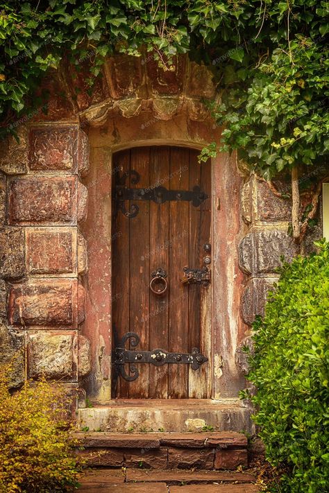 Wooden Door Paint, Old Wooden Doors, Stylish Doors, Classic Doors, Vintage Doors, Wooden Door Design, Cool Doors, Rustic Doors, Wooden Door Hangers