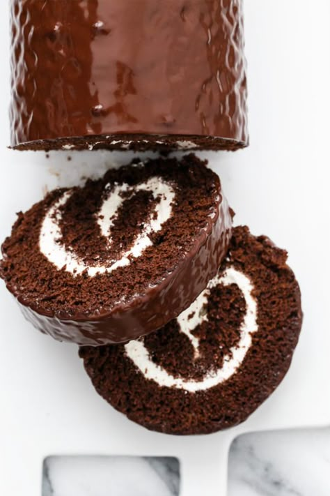 Swiss Cake Roll, Swiss Cake, Marshmallow Filling, Cake Receipe, Chocolate Roll Cake, Swiss Roll Cake, Swiss Rolls, Dark Chocolate Cake, Roll Cakes