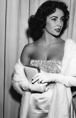 Elizabeth Taylor | from my tumblr blog | TOSHIO Y | Flickr Liz Taylor, Debbie Reynolds, Violet Eyes, Jean Harlow, Old Hollywood Glam, Old Hollywood Stars, Hollywood Icons, Rita Hayworth, Actrices Hollywood