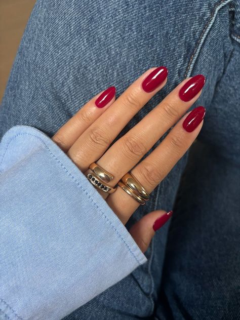 Plain Red Christmas Nails, Short Bare Natural Nails, Purplish Red Nails, Cool Tone Red Nails, Classy Red Nails Short, Winterberry Nails, Red Nails For Pale Skin, Hailey Bieber Red Nails, Holiday Nails For Short Nails