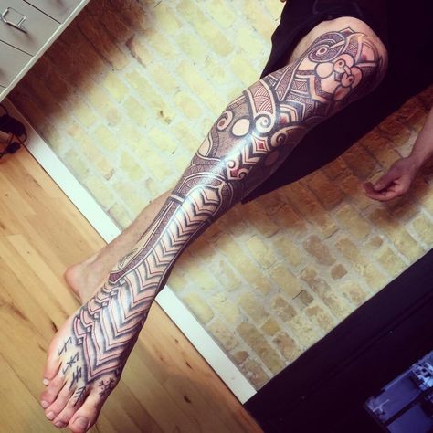 Leg Armor Tattoo, Wide Tattoo, Leg Tattoo Ideas For Men, Tattoo On Calf, Leg Tattoo Designs, Big Tattoos, Leg Armor, Leg Tattoo Ideas, Wider Hips