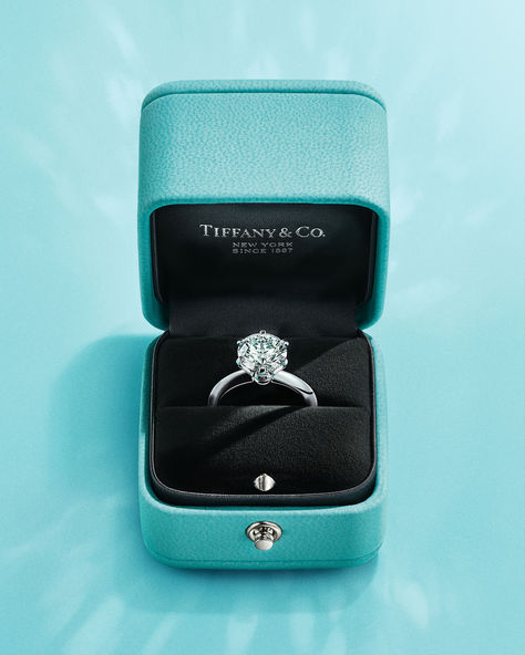 Wedding Ring Tiffany And Co, Tiffany Classic Engagement Ring, Tiffany And Co Engagement Rings Gold, Tiffany And Co Rings Wedding, Tiffany Rings Engagement, Tiffany Wedding Rings Set, Tiffany And Co Wedding Ring, Tiffany & Co, Wedding Rings Tiffany And Co