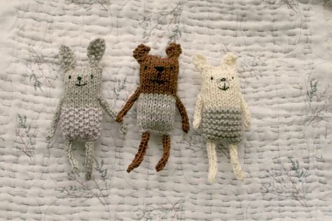 Knit Animals From A Square, Small Toy Knitting Patterns Free, Small Knitted Animals, Easy Knitted Animals, Tiny Knitted Animals Free Pattern, Small Knitted Animals Free Patterns, Tiny Knitting Projects, Tiny Knitting, Sewn Animals