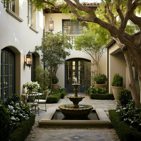 Courtyards With Fountains, Courtyard Home Design, Backyard Courtyard Ideas, Islamic Courtyard, Inner Courtyard Design, Spanish Patio Ideas, Central Courtyard House, Entryway Courtyard, Boho Beachy Decor