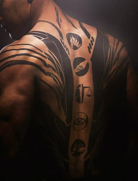 Dauntless Tattoo, Divergent Movie Poster, Theo James Shirtless, Divergent Poster, Dystopian Men, Divergent Tattoo, Divergent Characters, Divergent 2014, Divergent Dauntless