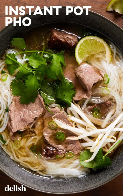 Pho Soup Recipe Easy, Pho Recipe Easy, Instant Pot Pho Recipe, Pressure Cooker Pho, Instant Pot Pho, Pho Soup Recipe, Pho Ga, Asian Soup Recipes, Instant Pot Soups