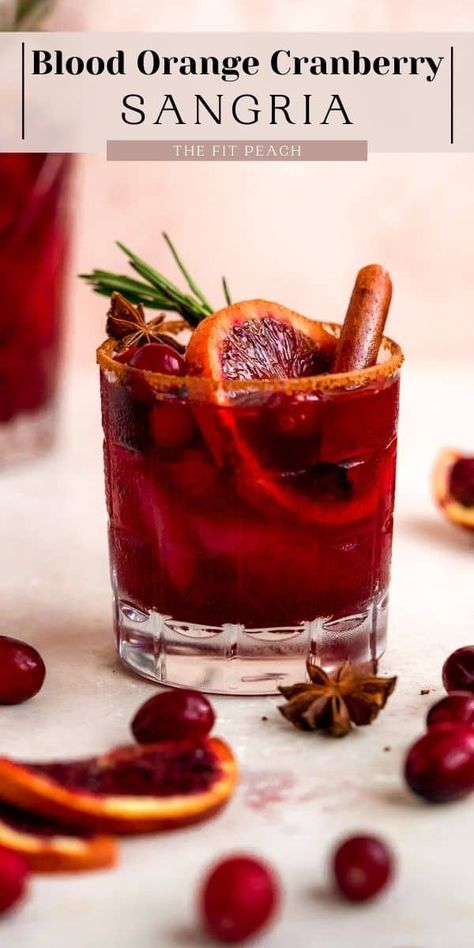 Spiced Sangria, Autumn Sangria, Blood Orange Sangria, Party Outfit Winter, Orange Sangria, Cranberry Sangria, Orange And Cranberry, Peach Recipes, Orange Cranberry