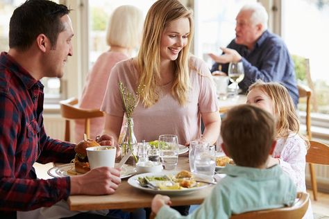 Dining Out Healthier: 3 Strategies to Help Save Calories When Eating at Restaurants #30secondmom Buffalo Chicken Wontons, Calgary Restaurants, Restaurant Setting, Margaret Bourke White, Chicken Wontons, California Restaurants, Sustainable Eating, Kids Eat Free, Best Seafood Restaurant